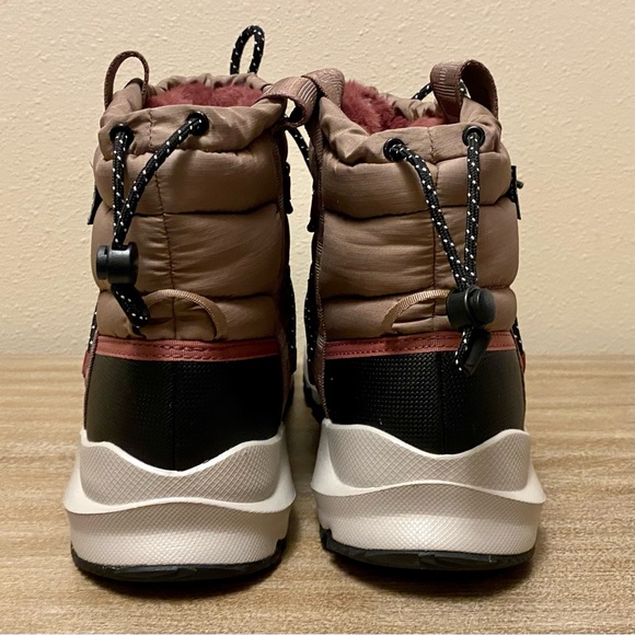 The North Face Women’s Thermoball Lace Up Waterproof Boots - Picture 4 of 10